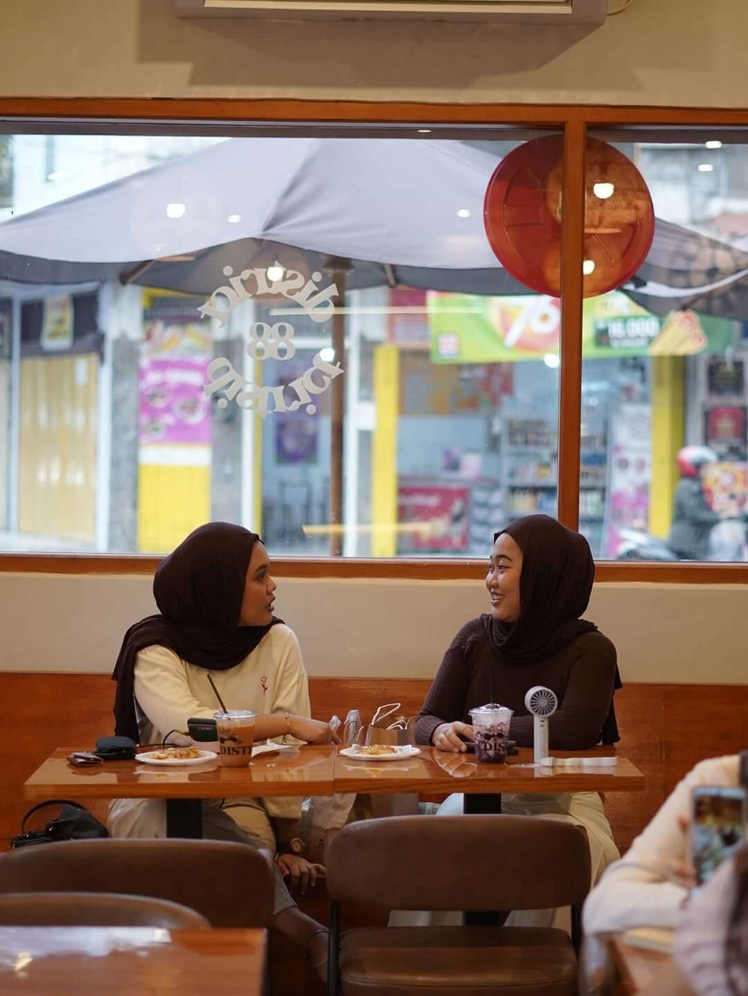 Foto Nongkrong di District88Jbr