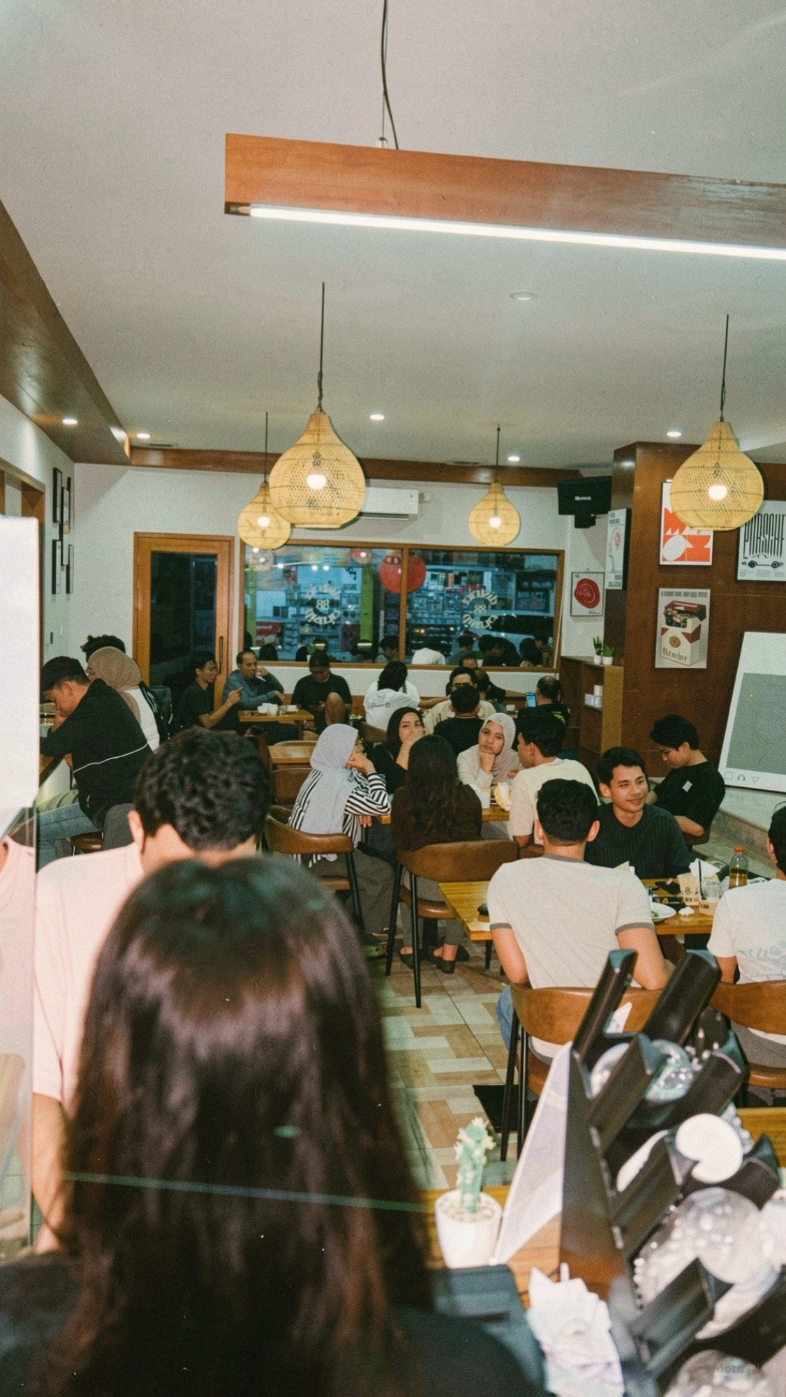 Suasana ramai di District88Jbr